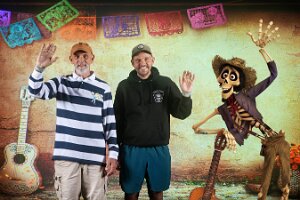 2025-10-23 - Disney Springs - Photopass studio at disney springs_8-1